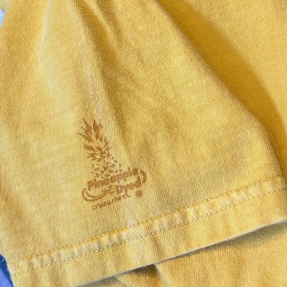 Crazy Shirts Hawaii Original Pineapple dyed short sleeve crewneck t-shirt - Picture 3 of 4